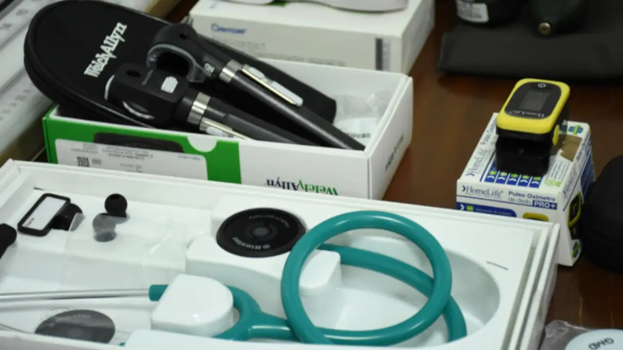 Equipo-médico-dos
