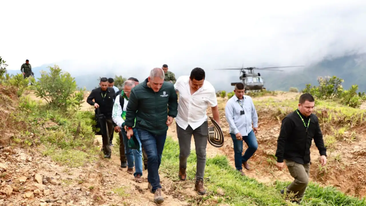 Gobernador de Antioquia exige replantear cese al fuego tras hechos violentos en Valdivia