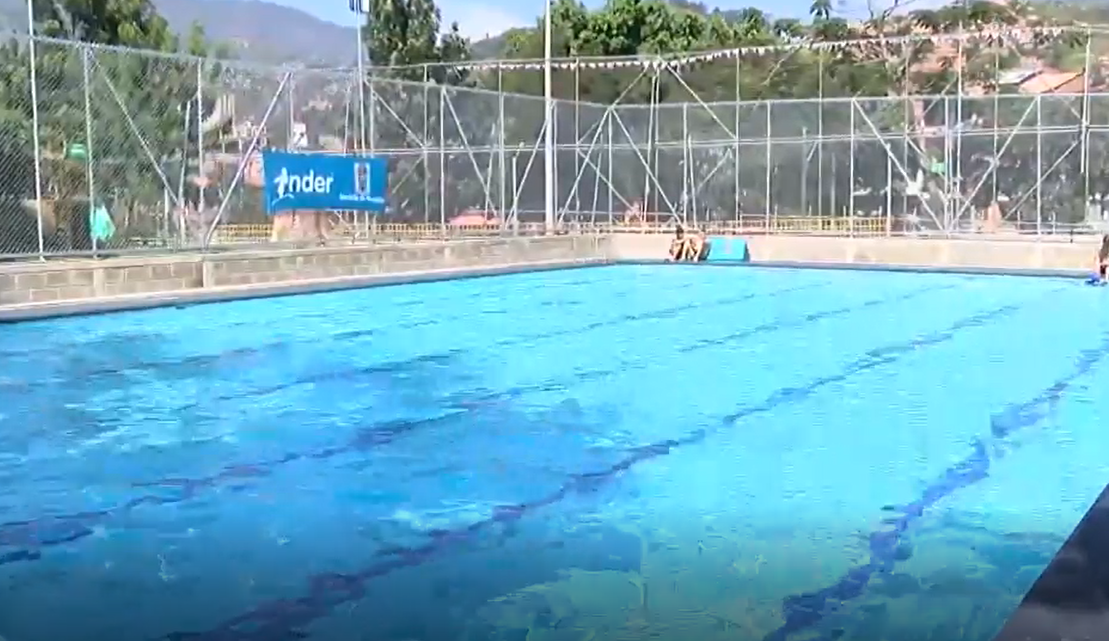 Hallan muerto a un hombre en el complejo acuático de la unidad deportiva Atanasio Girardot