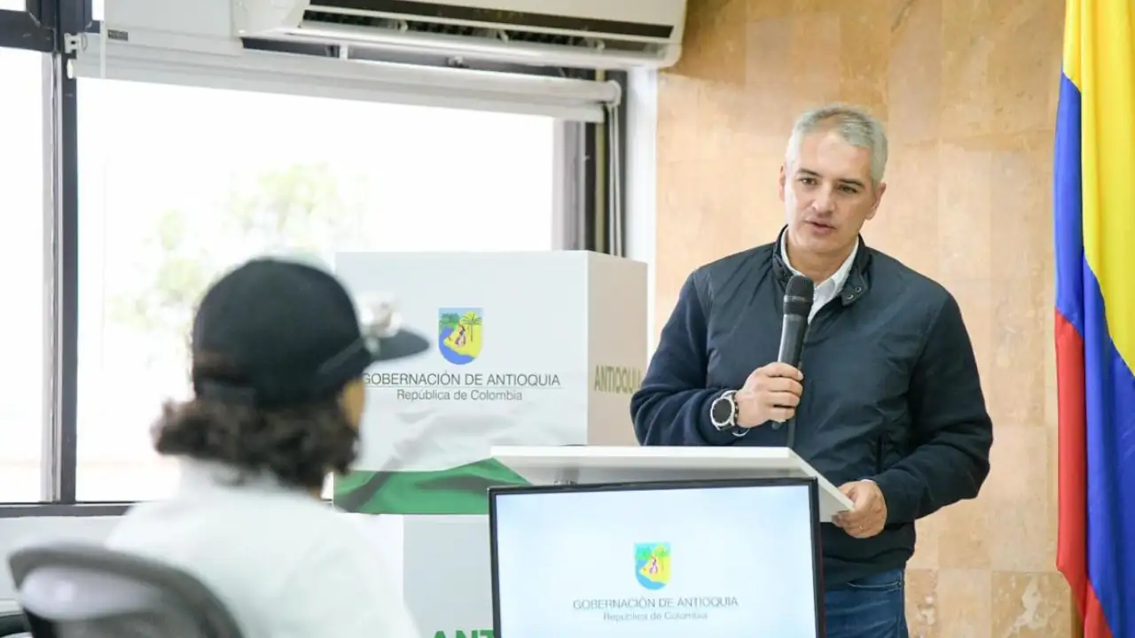 José Luis Zuluaga, el parapentista que fue homenajeado por la Gobernación de Antioquia