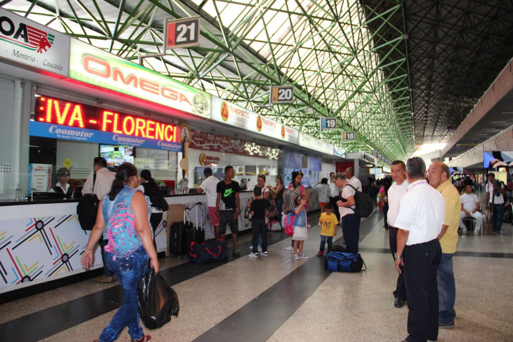 Más de 700 mil viajeros por las terminales de transporte