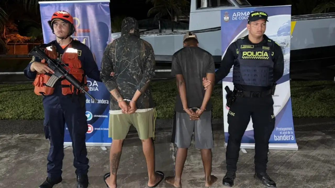 Rescatan a 44 migrantes en el Golfo de Urabá, viajaban de noche en una embarcación poco segura