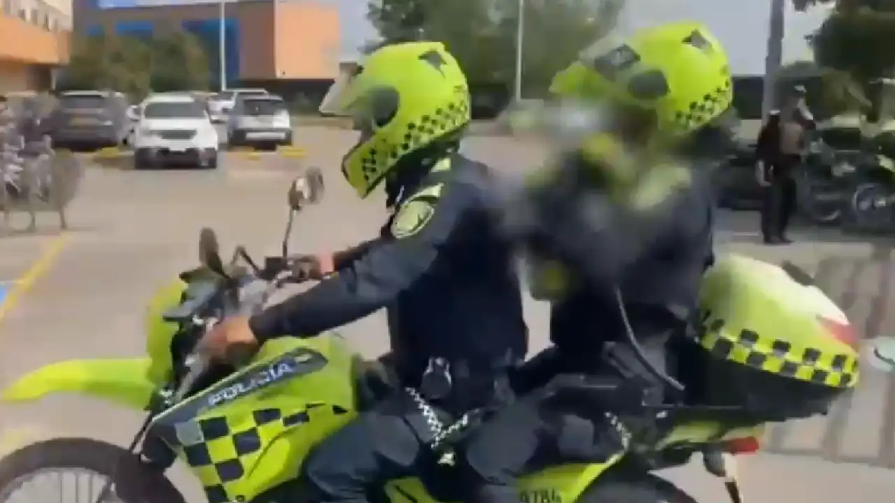 [Video] Desalmada abandonó a una bebé recién nacida en un caneca de basura y quedó grabada