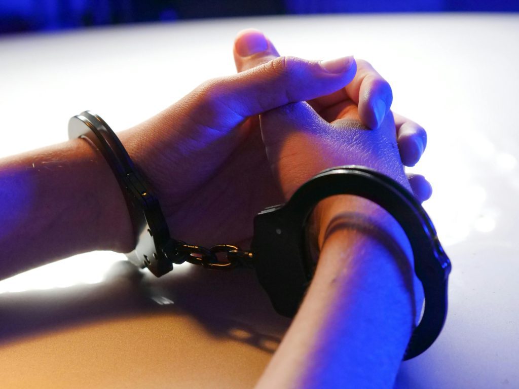 Capturan a franceses sorprendidos con dos menores de 15 y 16 años