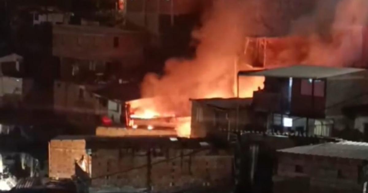 Noticias Medellín: Voraz incendio consumió tres viviendas en Enciso