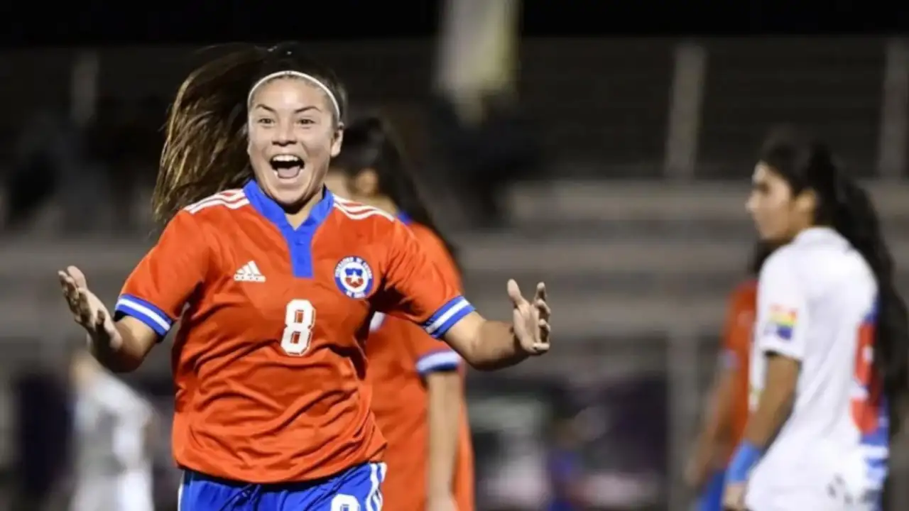 La futbolista chilena, Natsumy Millones, se desplomó en pleno entrenamiento y se encuentra en coma inducido