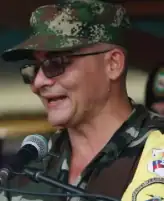 Autoridades ofrecen millonaria recompensa por información sobre alias ‘Iván Mordisco’