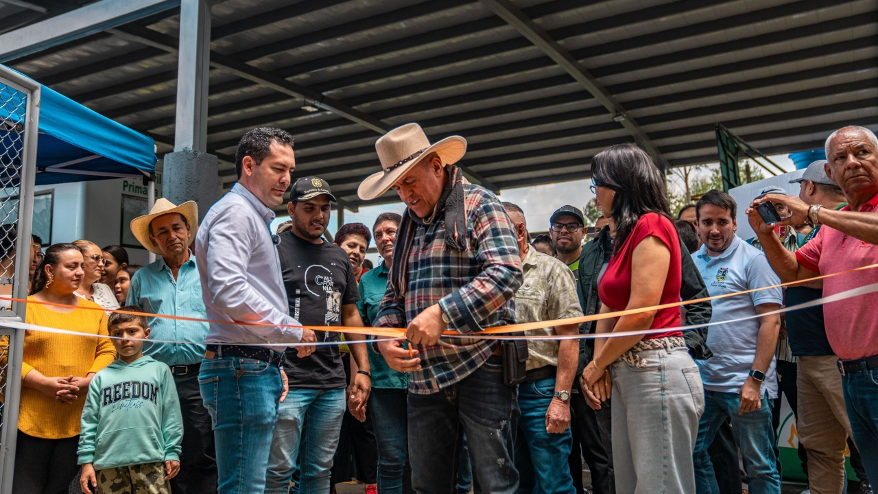 ¡En Barbosa están estrenando! La Herradura recibe su cubierta deportiva tras 8 años de espera