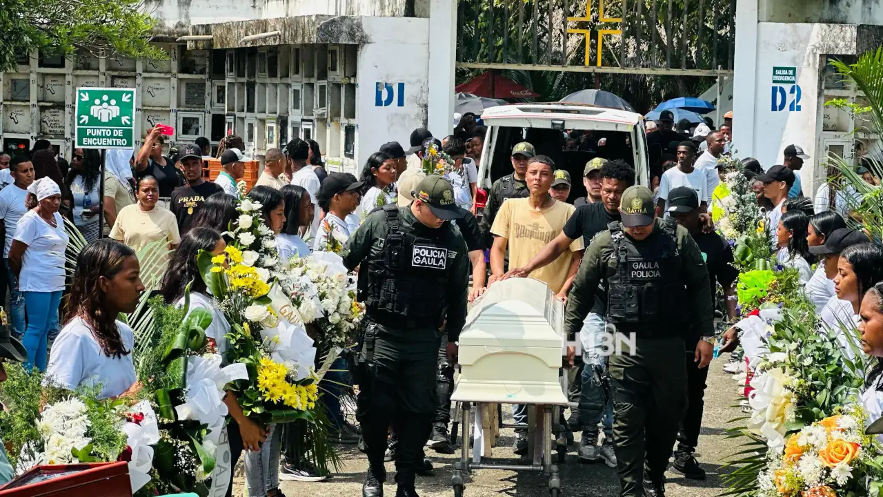 Familiares, amigos y compañeros le dieron el último adiós al subintendente Deimer Díaz Pérez en Urabá