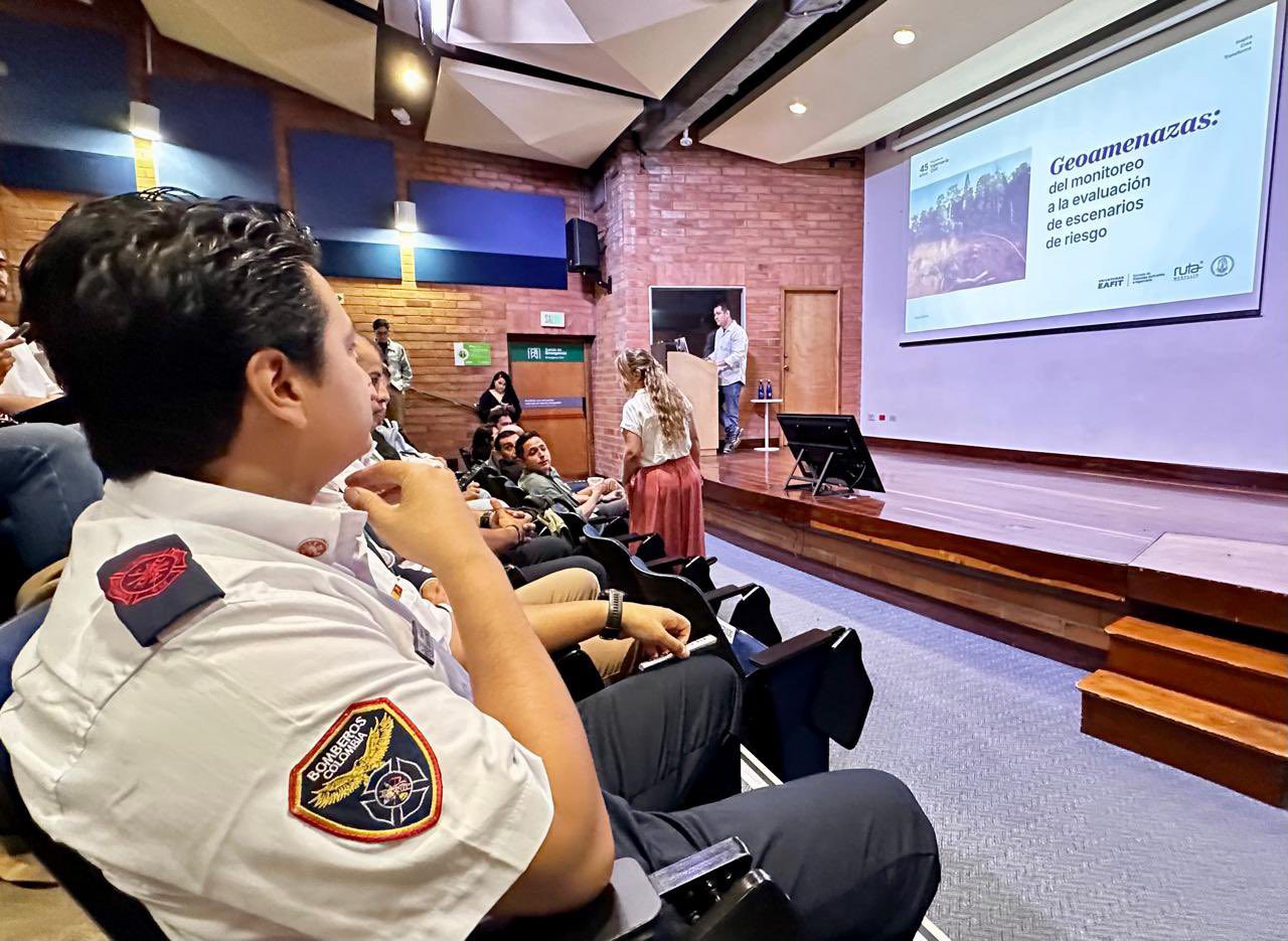 Analizan geoamenazas ante posibles deslizamientos en Medellín