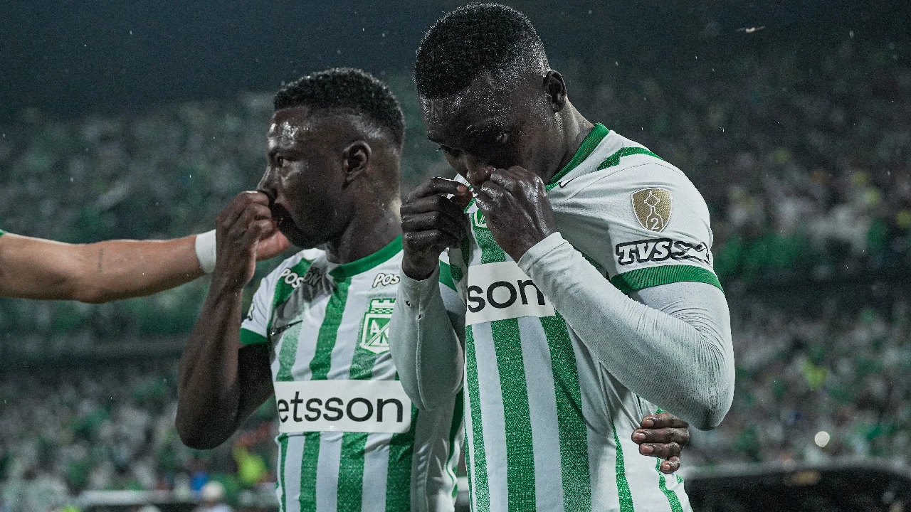 Nacional le devolvió la dosis a Inter de Porto Alegre: goleada en el Atanasio en una noche de lluvia y el empuje de su hinchada