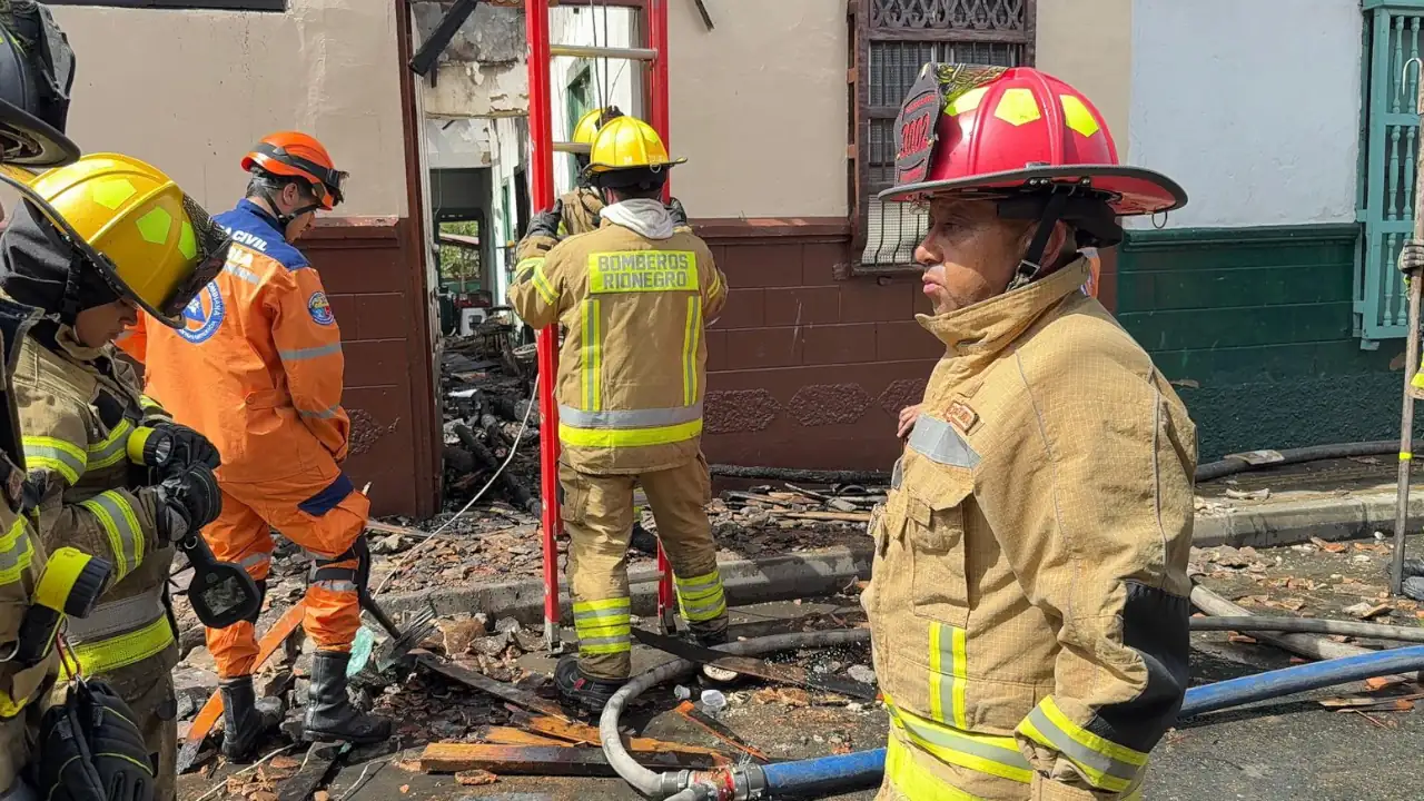Ya fue controlado el incendio que afectó a cuatro familias en Rionegro