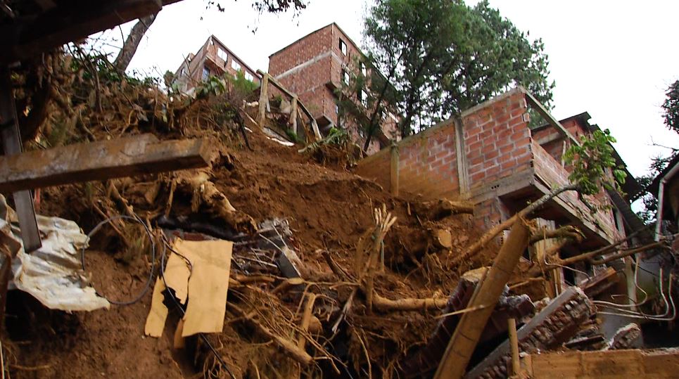 Secretaría de Salud ha atendido a más de 100 personas de la tragedia en Bello