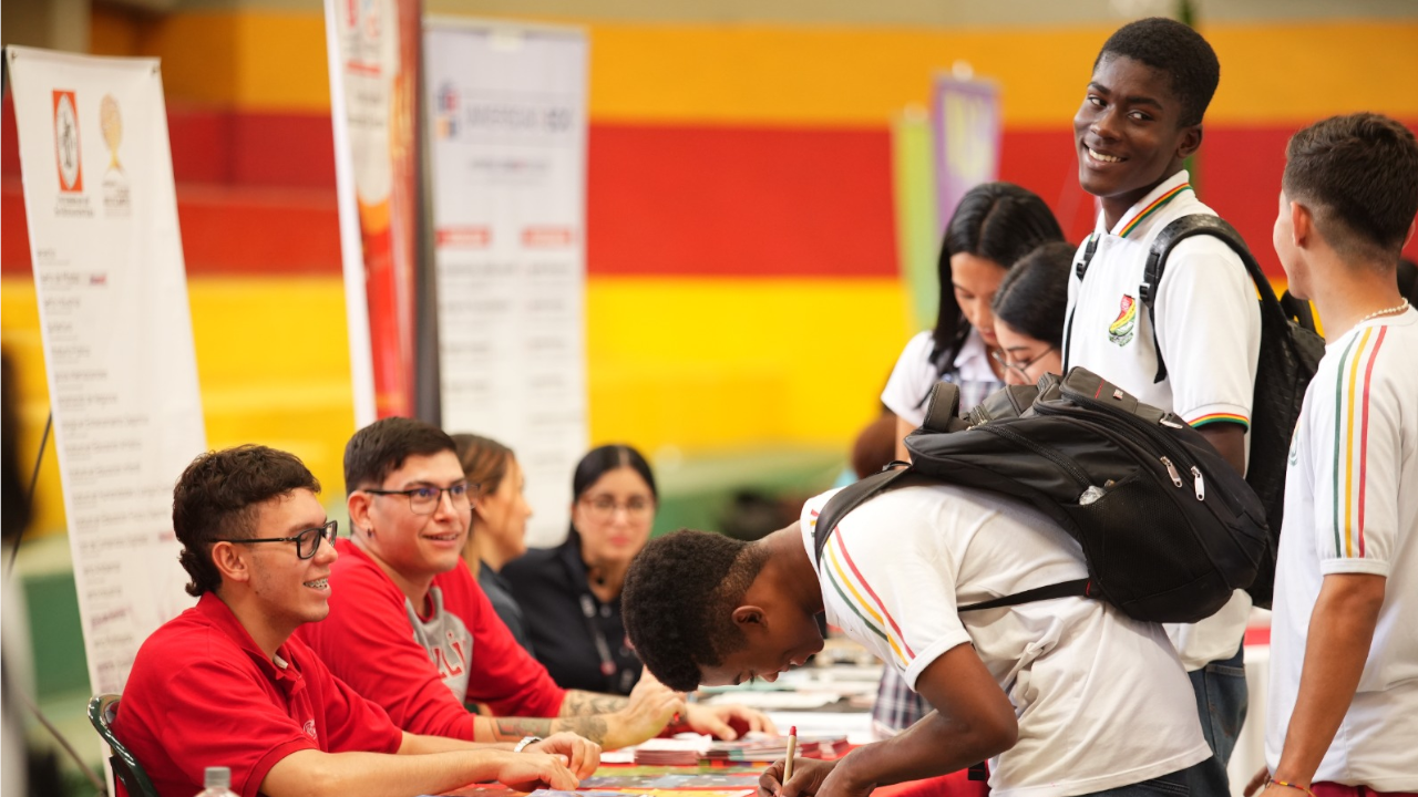 Feria “Siguiente Nivel en Tu Territorio” llevará oportunidades educativas a más de 4.000 estudiantes en Medellín