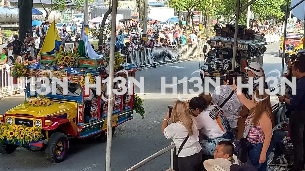[Fotos] Medellín disfruta del Desfile de Chivas y Flores 2025