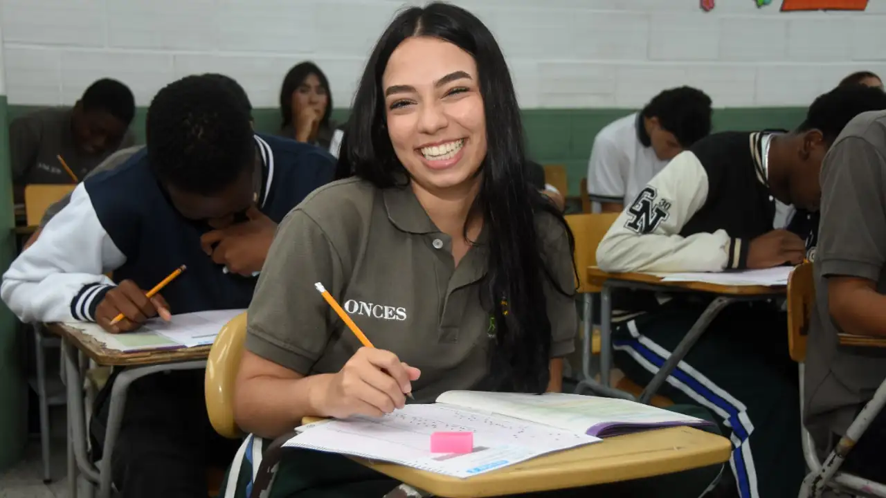 Más de 20 mil jóvenes en Medellín listos para las Pruebas Saber 11 este domingo