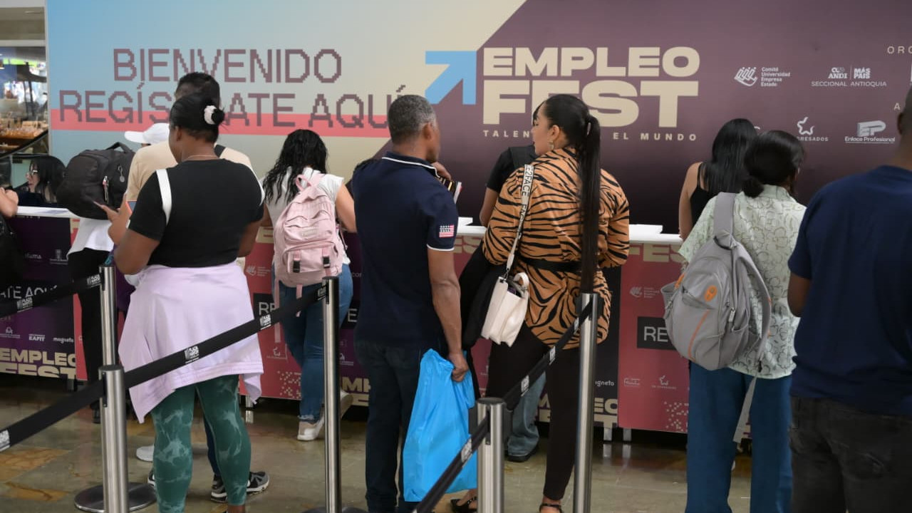¡Medellín brilla con talento! Más de 10.000 Personas accedieron a oportunidades únicas en el exitoso Empleo Fest 2025