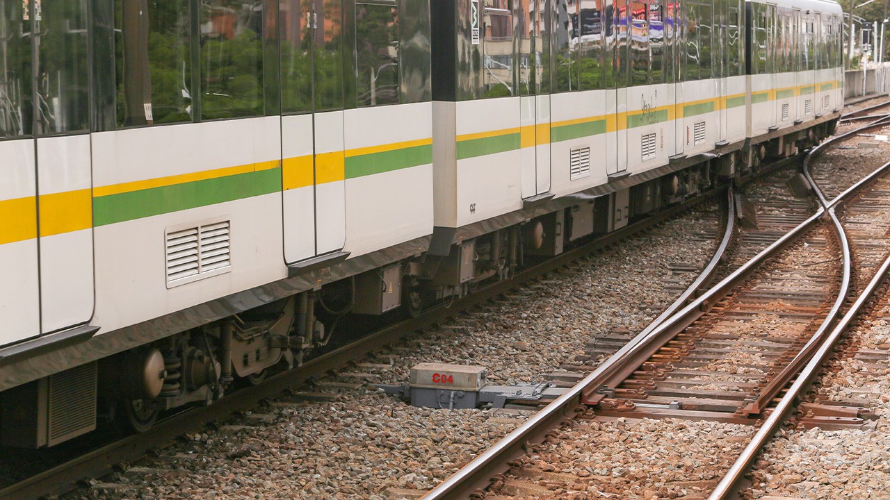 ¡Atención! Emergencia en la Línea B del Metro: Panal de abejas afecta su operación