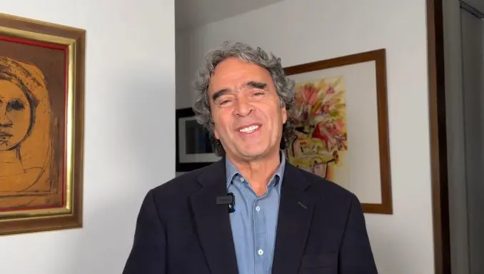 Fajardo se va solo: anuncia que no participará en consultas de marzo de 2026