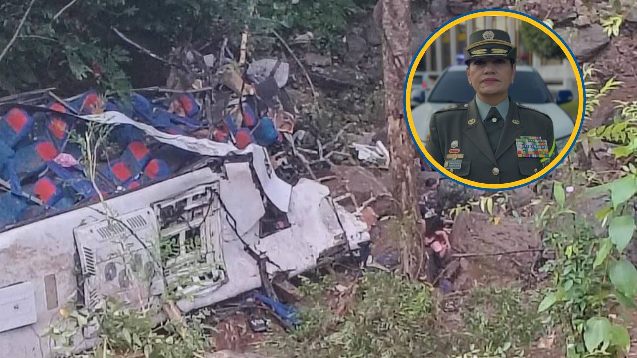 Hipotesis de la Policia distraccion causo caida de vehiculo a un abismo donde mueren 17 estudiantes en Antioquia
