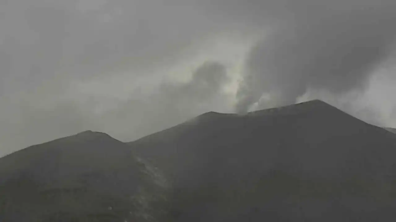 ¡Volcán Puracé en alerta! Tres emisiones de ceniza de 500 metros en plena Navidad