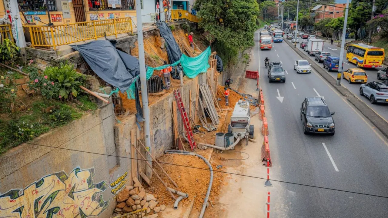 ¡Medellín se blinda! Intervienen taludes y canales para mitigar riesgos por lluvias en zonas críticas