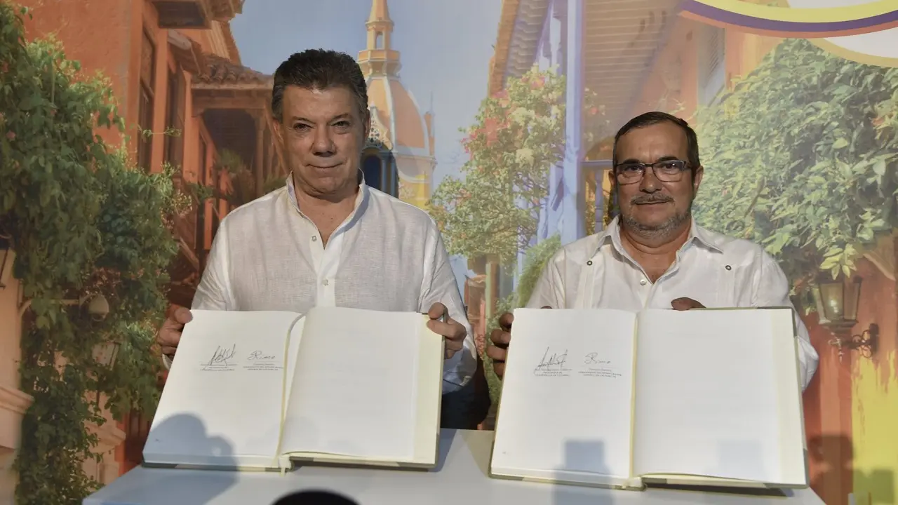Contraloría le pone el ojo a los bienes entregados por las FARC: Faltan más de $100 mil millones y hasta dólares falsos dieron