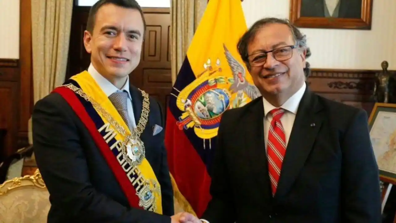 Ecuador declina reunión con Colombia