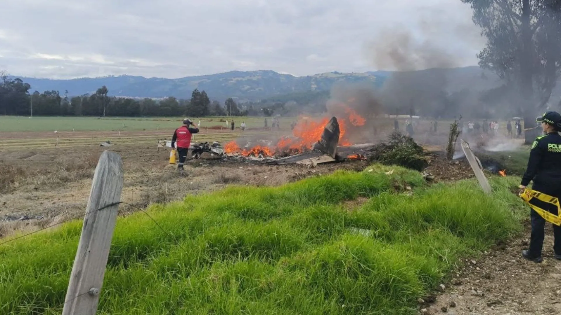 ¡Emergencia en Boyacá! Avioneta monomotor se precipitó e incendió en el municipio de Paipa