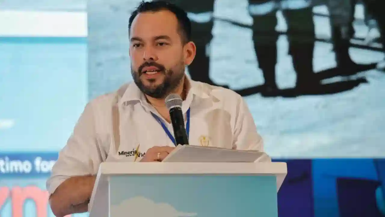 MinMinas califica de 'agresión' alza de 900% en transporte de crudo por Ecuador