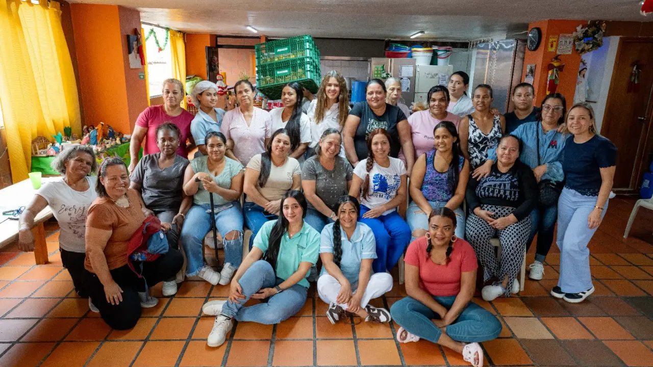 Mujeres fortalecen su autonomía con Tejiendo Hogares