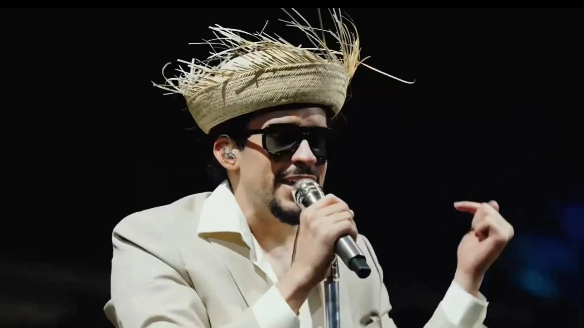 ¡Noche histórica! Así se vivió el primer concierto de Bad Bunny en Medellín: sorpresas, invitados y un Atanasio a reventar