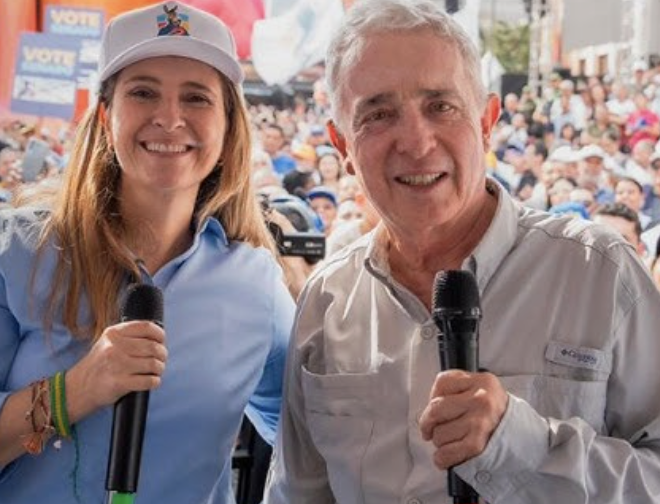 “Paloma Valencia, con Uribe como VP, Podría Desbancar a Cepeda y Unificar la Derecha en las Presidenciales Colombianas de 2026”