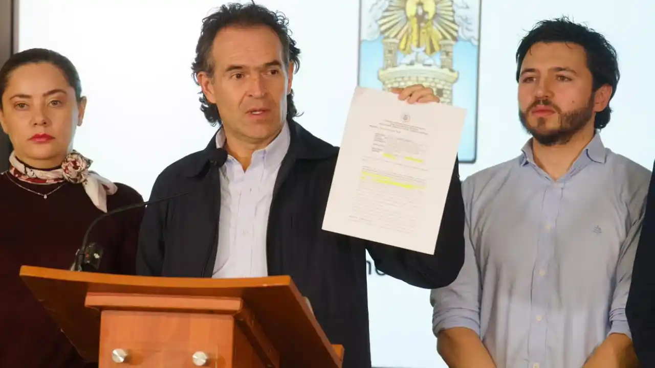 Tribunal declara desacato a ministros por crisis salud