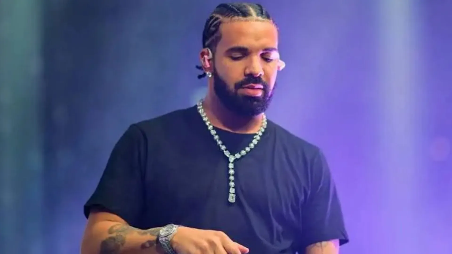 ¡Pagó una millonada! Drake desata críticas tras presumir una gorra que habría pertenecido a Pablo Escobar