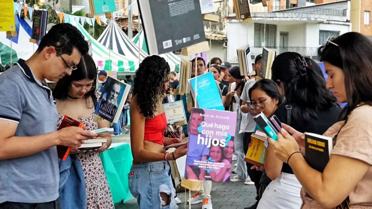 Parada Juvenil de la Lectura regresa a Santo Domingo Savio