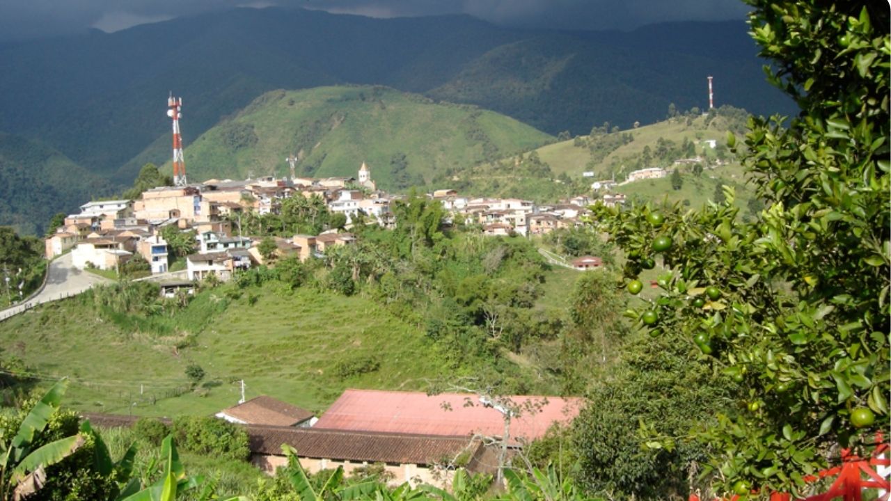 En Angelópolis hallaron a alias «Cusco» muerto, sin moto, sin zapatos ni gorra y con heridas de arma blanca ¿Qué le pasó?